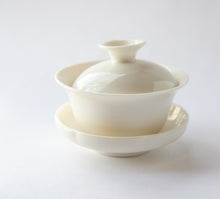 Load image into Gallery viewer, Classic White Porcelain Small Gaiwan 100 ml
