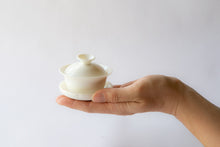 Load image into Gallery viewer, Classic White Porcelain Small Gaiwan 100 ml
